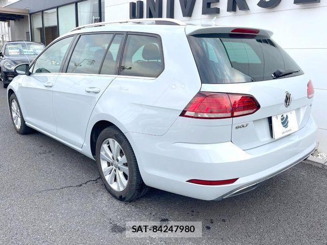 VolksWagen GOLF VARIANT 2017-06 7621330-16