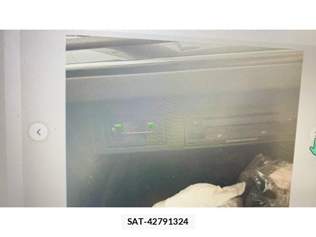 VolksWagen GOLF VARIANT 2014-02 7730719-16