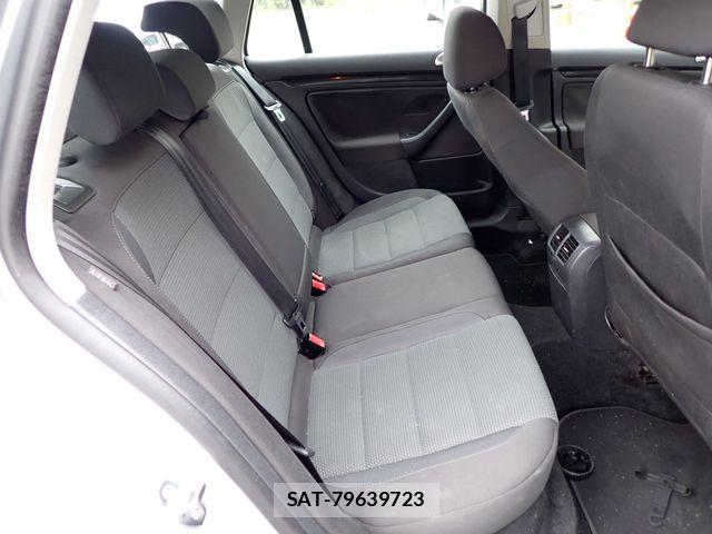 VolksWagen GOLF VARIANT 2011-08 7790509-16