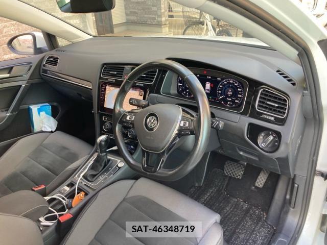VolksWagen GOLF VARIANT 2017-08 7790505-12