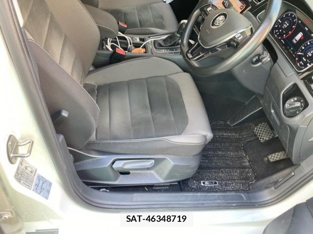 VolksWagen GOLF VARIANT 2017-08 7790505-14