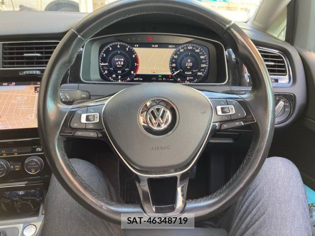 VolksWagen GOLF VARIANT 2017-08 7790505-16