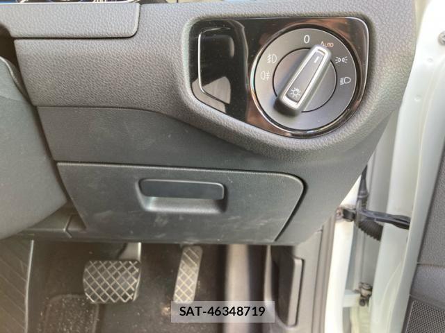 VolksWagen GOLF VARIANT 2017-08 7790505-17