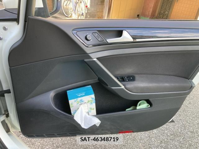 VolksWagen GOLF VARIANT 2017-08 7790505-18