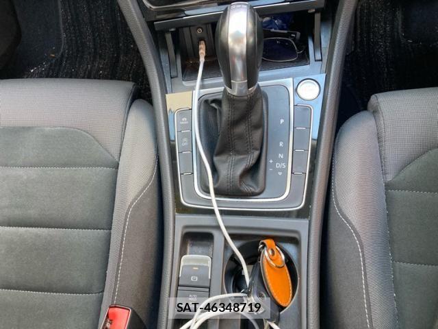 VolksWagen GOLF VARIANT 2017-08 7790505-19