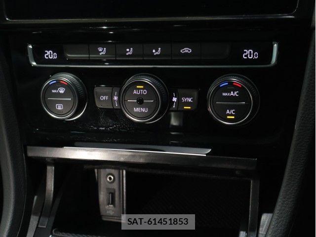 VolksWagen GOLF VARIANT 2017-06 7790507-21