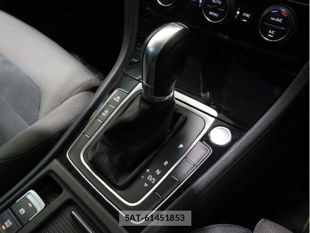VolksWagen GOLF VARIANT 2017-06 7790507-22