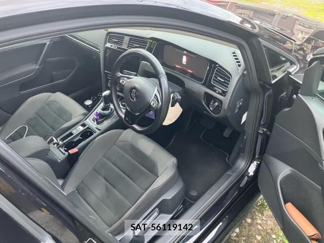 VolksWagen GOLF VARIANT 2018-03 7981572-4