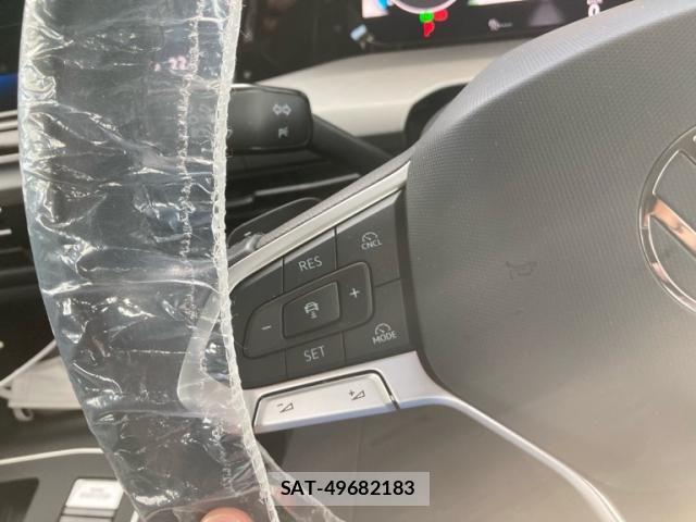 VolksWagen GOLF VARIANT 2025-04 8076140-21