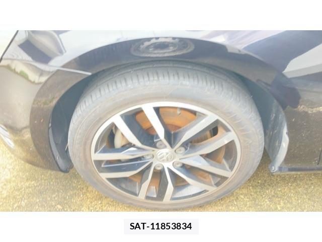 VolksWagen GOLF VARIANT 2014-07 8076142-10