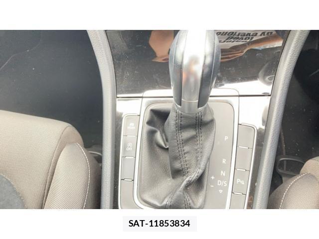 VolksWagen GOLF VARIANT 2014-07 8076142-19