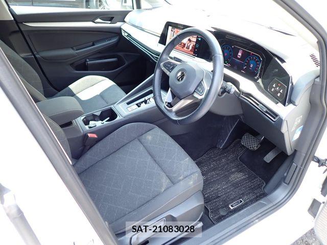 VolksWagen GOLF VARIANT 2022-06 8132997-1