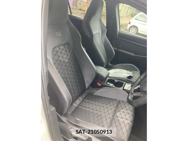 VolksWagen GOLF VARIANT 2023-11 8132996-18