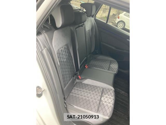 VolksWagen GOLF VARIANT 2023-11 8132996-20