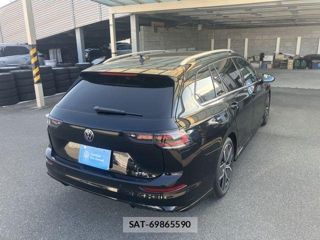 VolksWagen GOLF VARIANT 2026-03 8211018-2