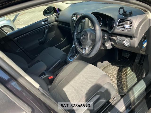 VolksWagen GOLF VARIANT 2012-01 8211023-9