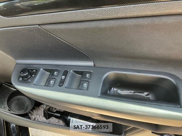 VolksWagen GOLF VARIANT 2012-01 8211023-11