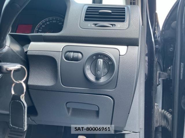 VolksWagen GOLF VARIANT 2009-09 8211022-15