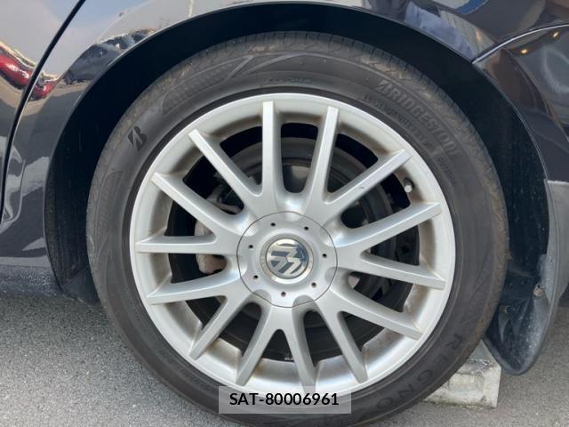 VolksWagen GOLF VARIANT 2009-09 8211022-8