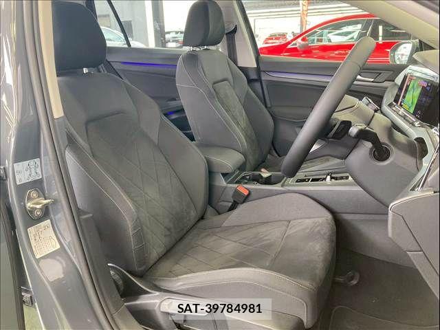 VolksWagen GOLF VARIANT 2021-08 8247157-10