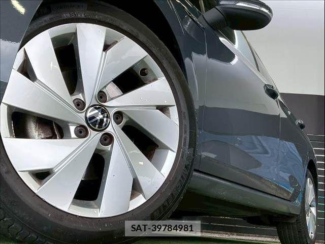 VolksWagen GOLF VARIANT 2021-08 8247157-18
