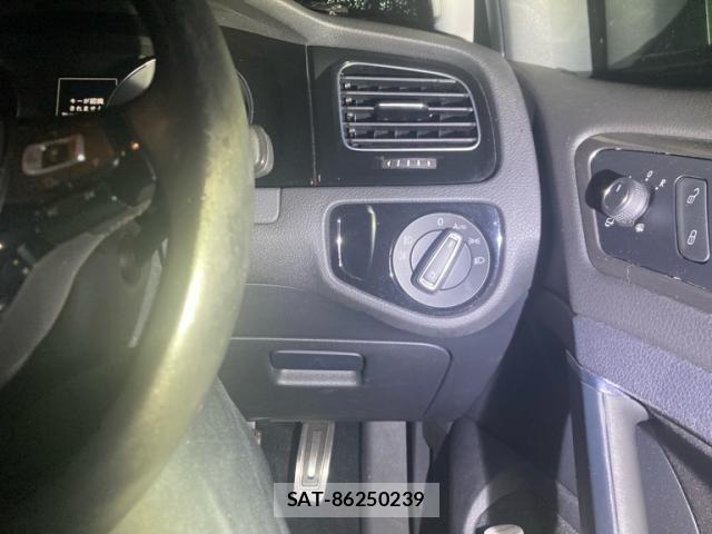 VolksWagen GOLF VARIANT 2016-09 8247159-17