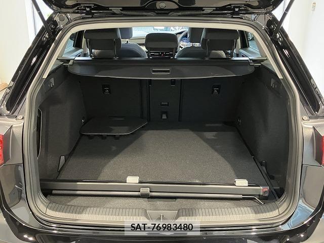 VolksWagen GOLF VARIANT 2023-05 8318084-23