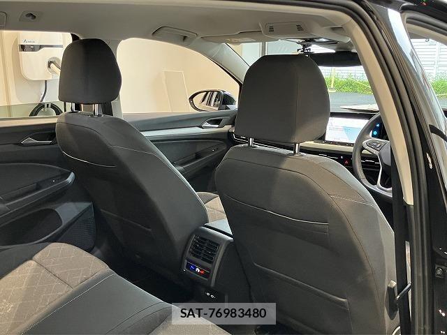 VolksWagen GOLF VARIANT 2023-05 8318084-28