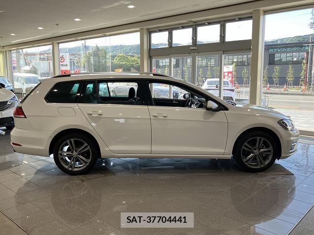 VolksWagen GOLF VARIANT 2020-02 8318082-10