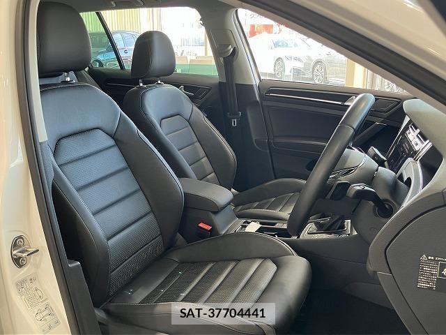 VolksWagen GOLF VARIANT 2020-02 8318082-16