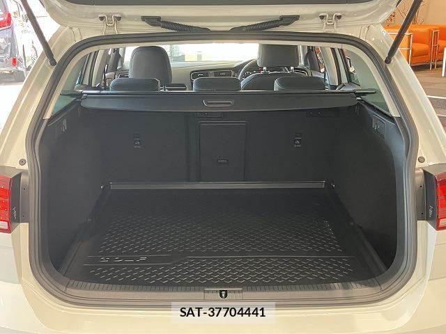 VolksWagen GOLF VARIANT 2020-02 8318082-28