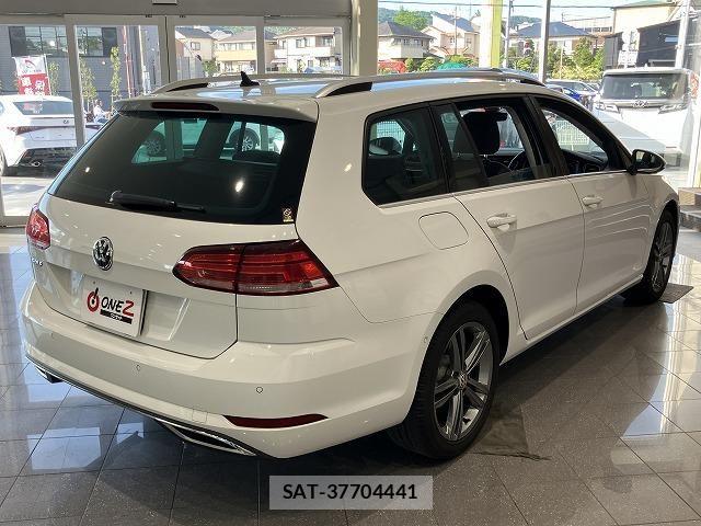 VolksWagen GOLF VARIANT 2020-02 8318082-2