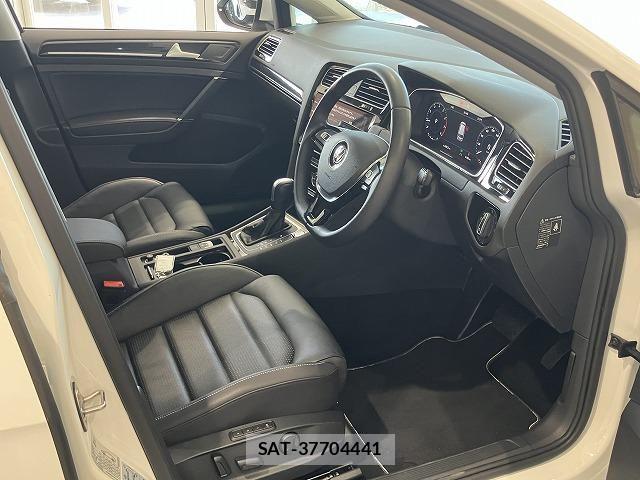 VolksWagen GOLF VARIANT 2020-02 8318082-29
