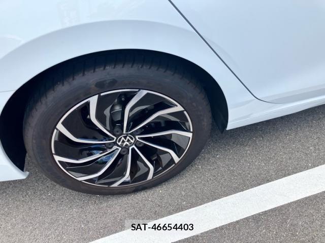 VolksWagen GOLF VARIANT 2023-09 8318083-6