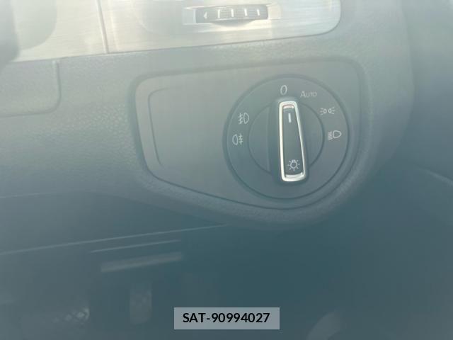 VolksWagen GOLF VARIANT 2015-10 8318088-12