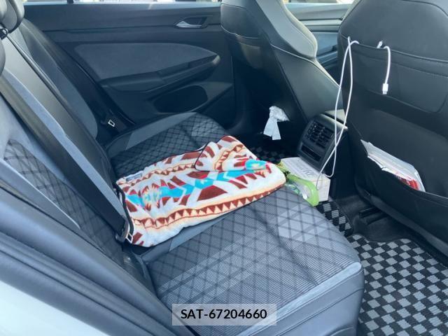 VolksWagen GOLF VARIANT 2024-02 8338509-13