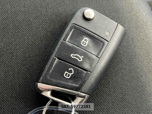 VolksWagen GOLF VARIANT 2016-05 8369742-11