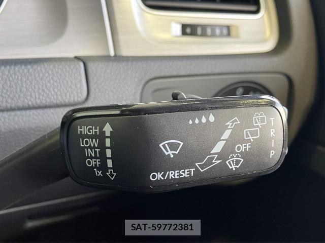 VolksWagen GOLF VARIANT 2016-05 8369742-17