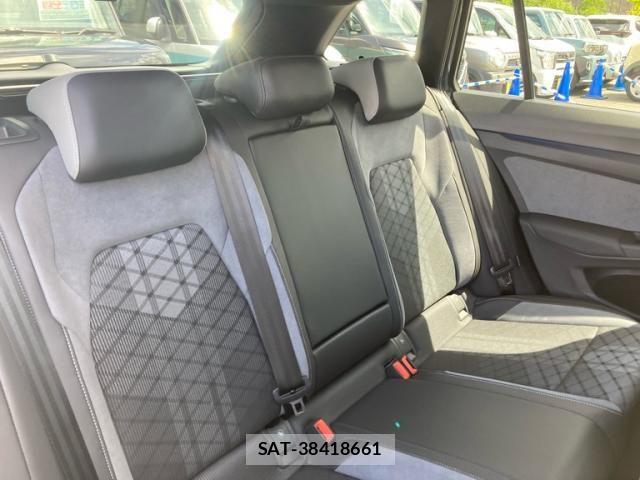 VolksWagen GOLF VARIANT 2023-07 8369741-13