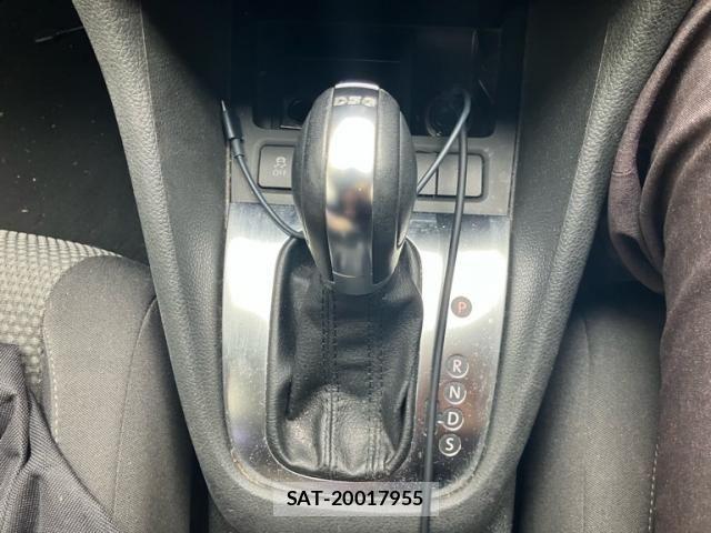 VolksWagen GOLF VARIANT 2012-02 8415852-18