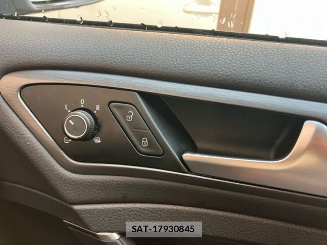 VolksWagen GOLF VARIANT 2017-10 8415849-16