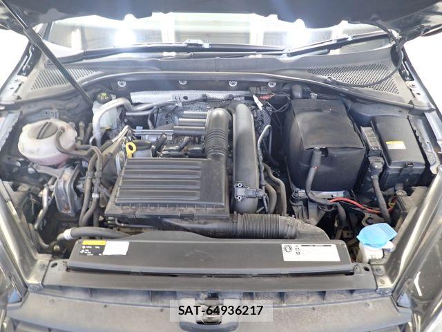 VolksWagen GOLF VARIANT 2017-04 8486269-26
