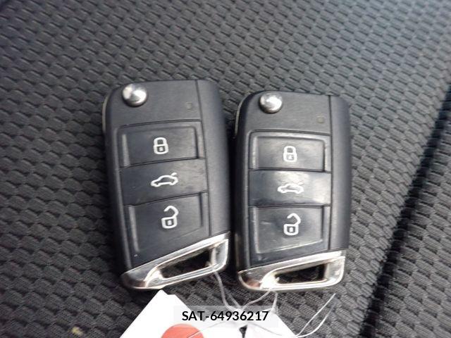 VolksWagen GOLF VARIANT 2017-04 8486269-28