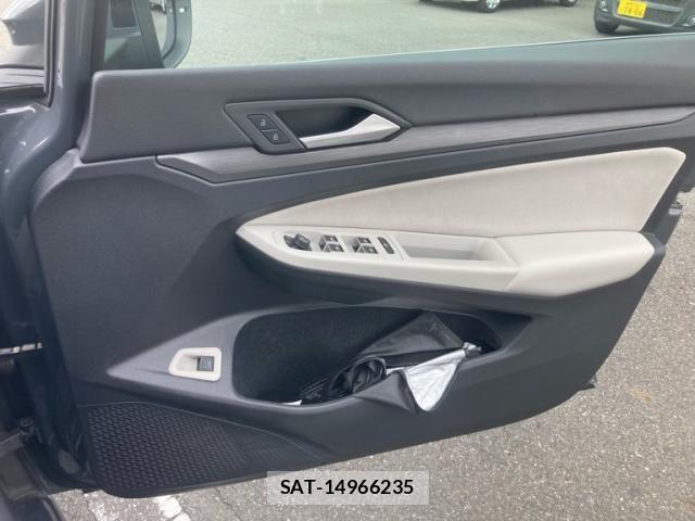 VolksWagen GOLF VARIANT 2023-03 8564096-17