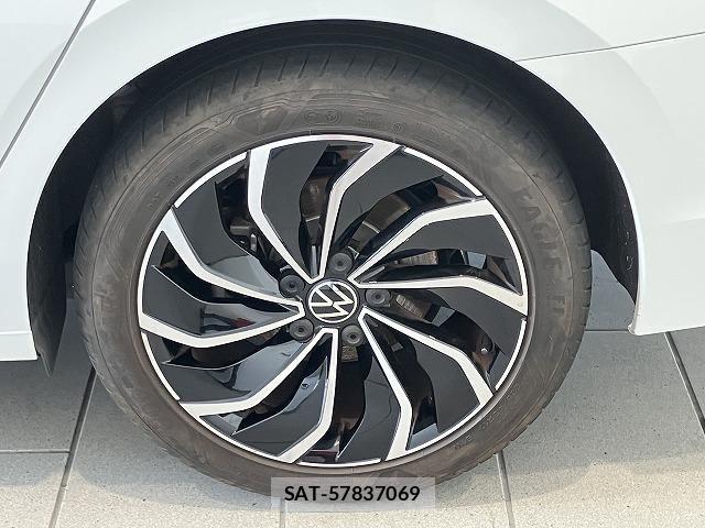 VolksWagen GOLF VARIANT 2023-09 8629752-21