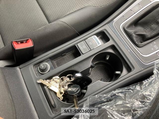 VolksWagen GOLF VARIANT 2019-12 8629754-16