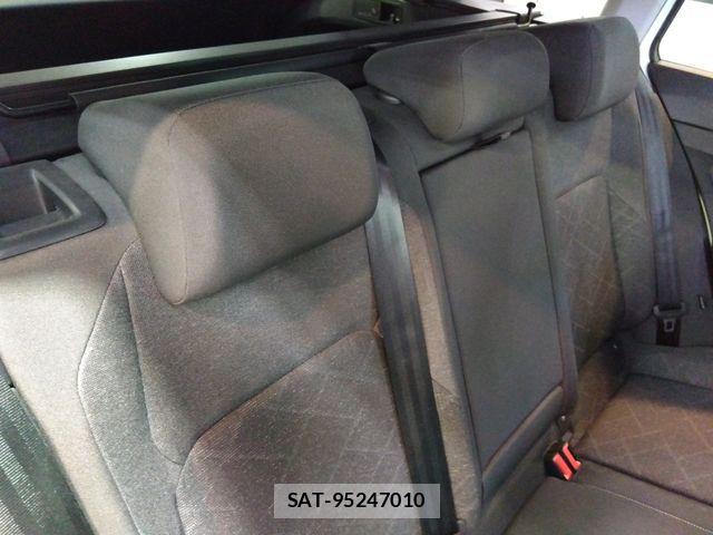 VolksWagen GOLF VARIANT 2024-08 8662409-10