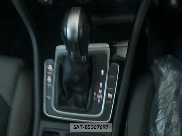 VolksWagen GOLF VARIANT 2014-03 8667147-11