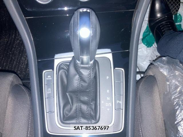 VolksWagen GOLF VARIANT 2014-03 8667147-14