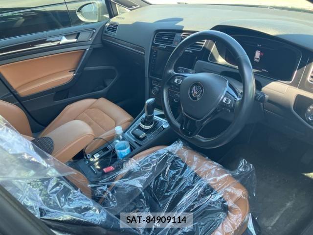 VolksWagen GOLF VARIANT 2018-04 8746857-11